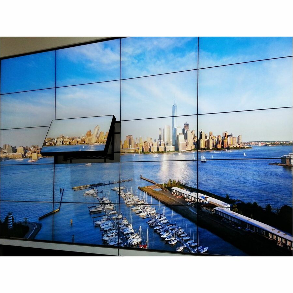Peerless-AV Wandhalterung für Videowalls, für Displays von 46'' bis 65'', DS-VW765-LQR