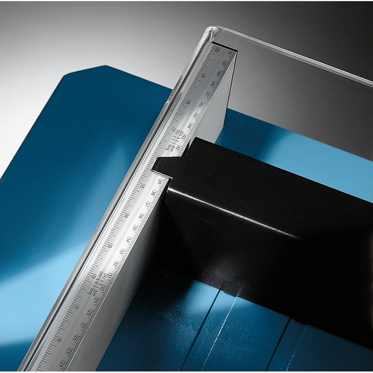 Dahle Stapel-Schneidemaschine 846 430 mm A3, bis zu 600 Blatt 