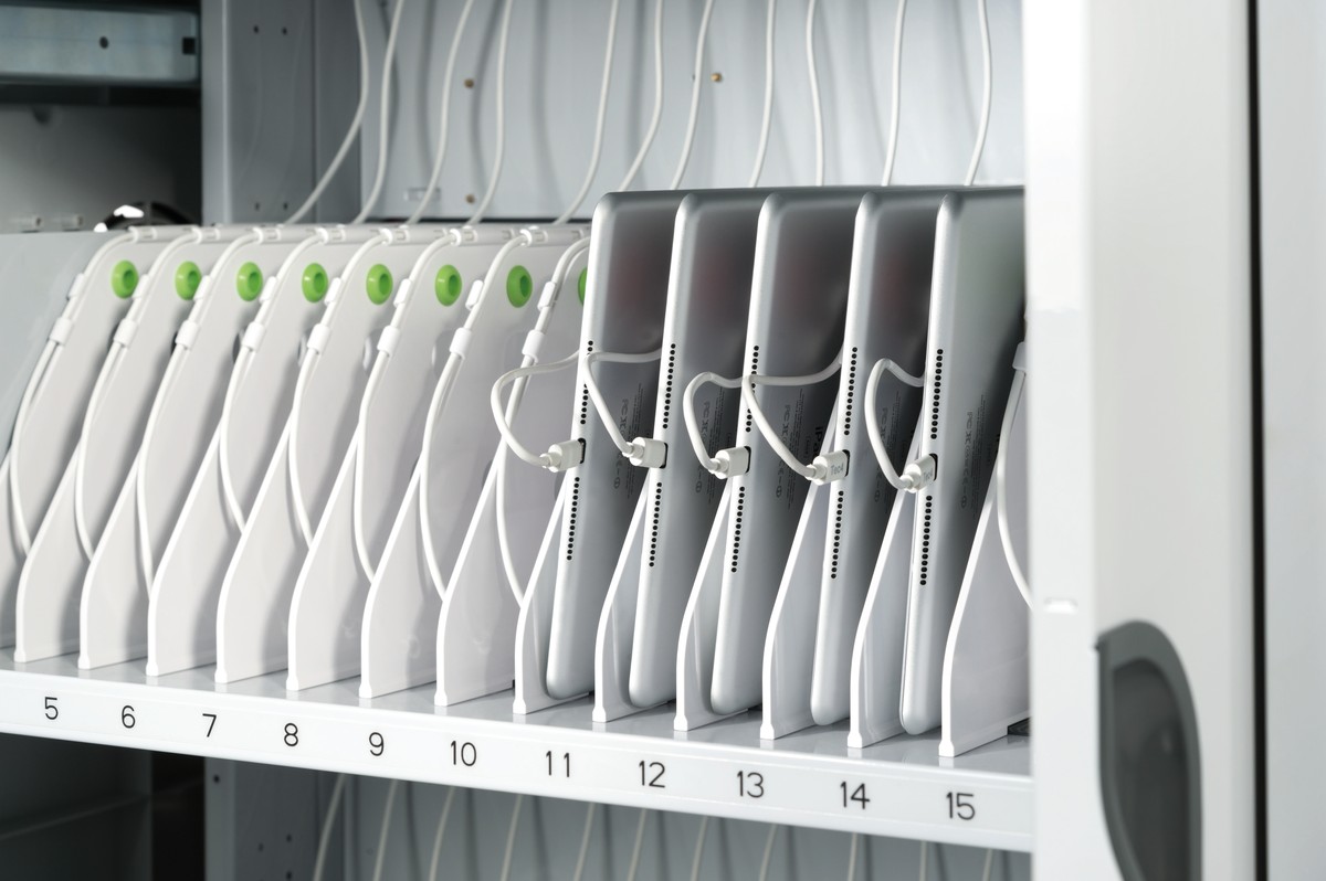 PARAPROJECT® TROLLEY i32 PRO Charge & Sync, inkl. Lightning-Kabel
