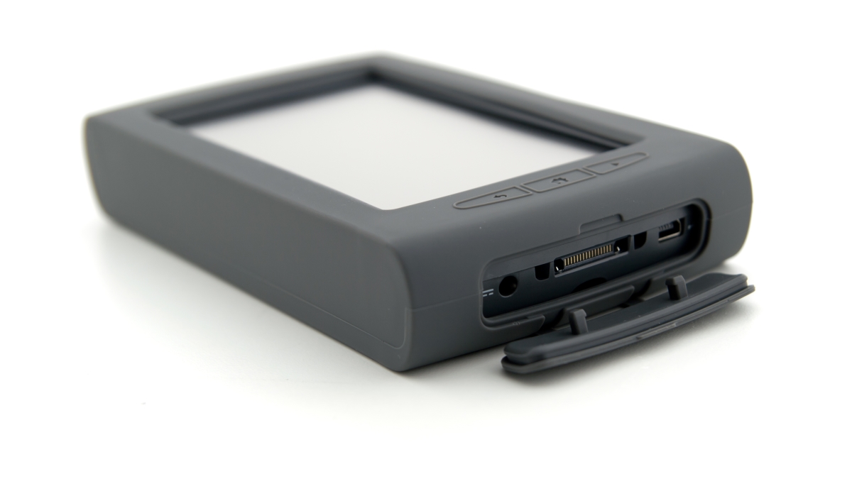 Vernier Schutzcase (LQ2-ARMOR) gummiert Hülle für Vernier LabQuest 2 mit diversen Ausschnitten für die Schnittstellen des Datenloggers
