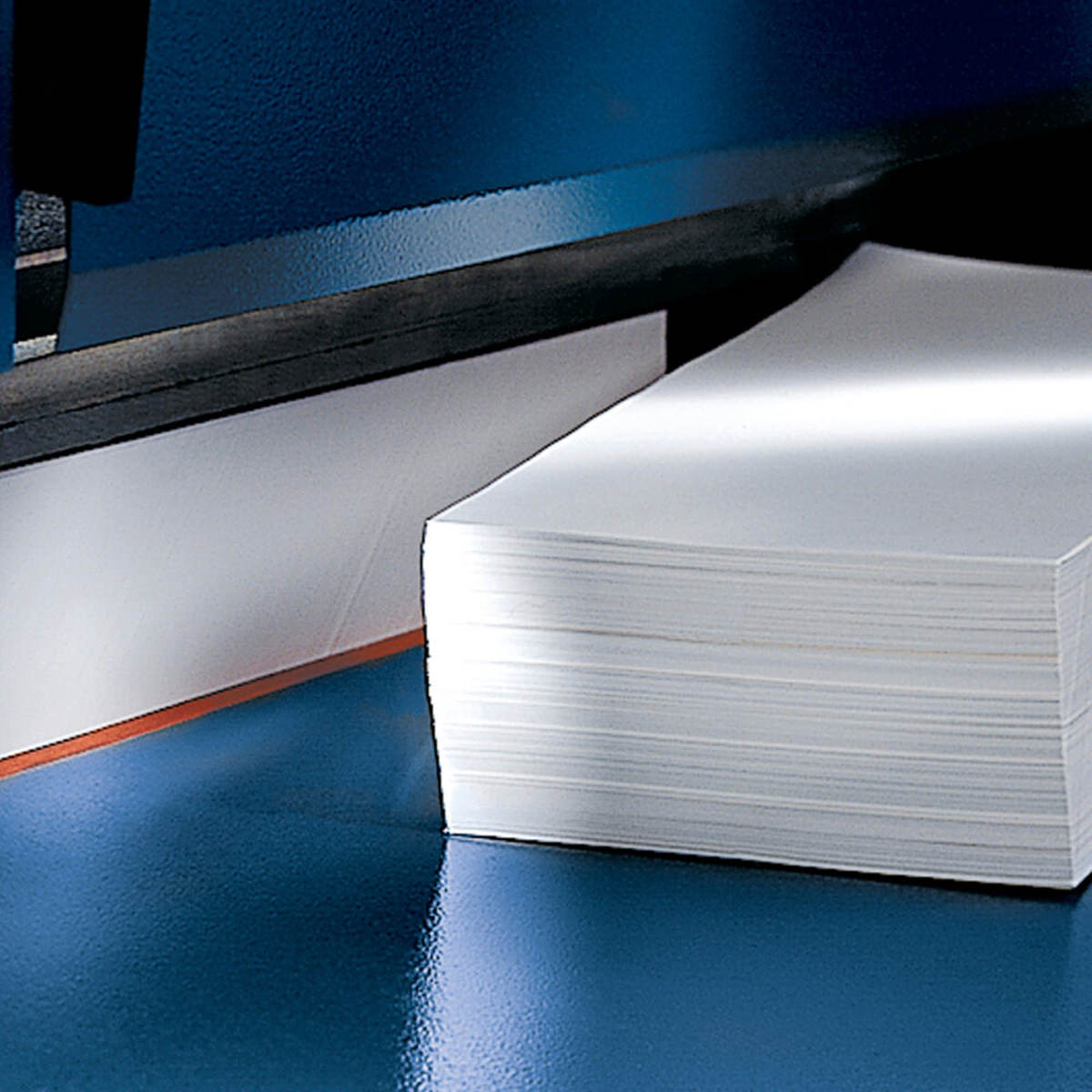 Dahle Stapel-Schneidemaschine 846 430 mm A3, bis zu 600 Blatt 